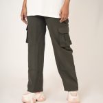Women’s Baggy Fit Cargo Pants in Olive